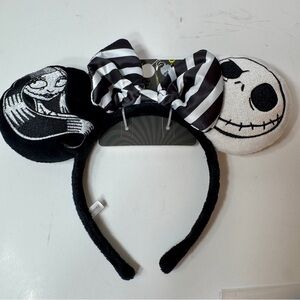 NWT. The Nightmare Before Christmas Headband
Halloween with Jack Skellington